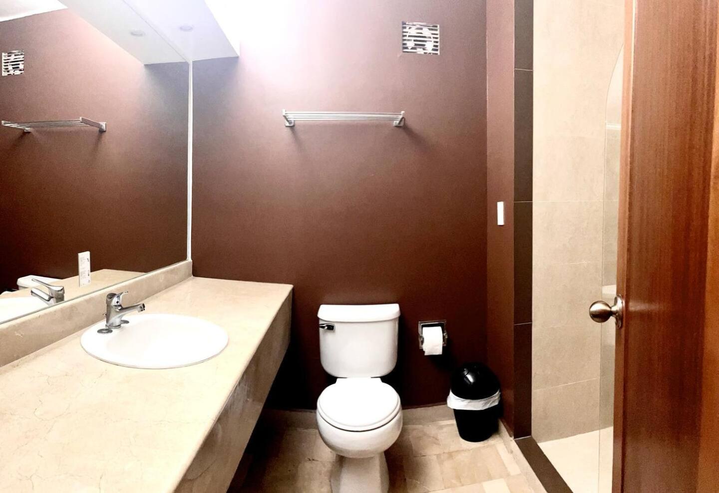 1420 Lujosa Habitacion - Hotel Akros Quito Zewnętrze zdjęcie